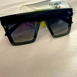 Quay hindsight sunglasses